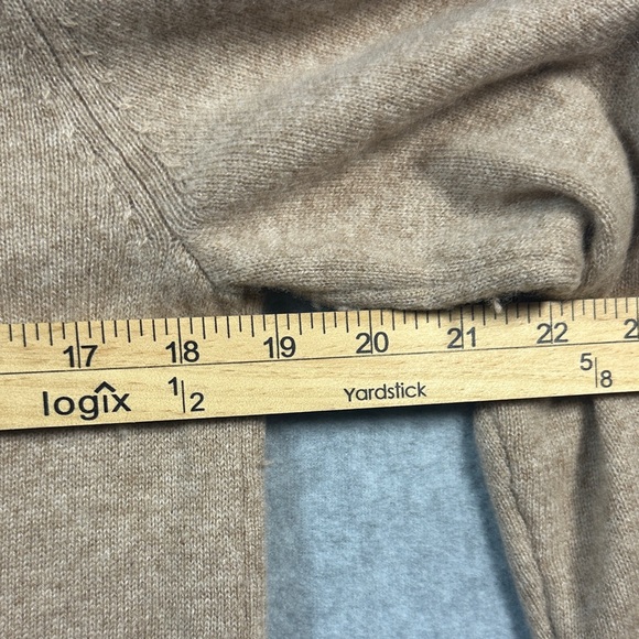 Quince Beige Crew Neck Cashmere Sweater - Picture 9 of 9
